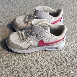 Kids Nike Sneakers - White and Pink